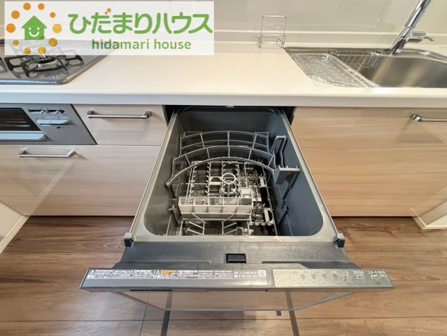 熊谷市石原　第4期　分譲一戸建て　ワイウッドコート　04の設備|忙しいママをサポートしてくれる食洗器が標準で付いています！