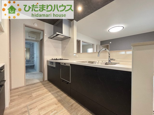 熊谷市石原　第4期　分譲一戸建て　ワイウッドコート　07のキッチン|お子様やペットを見守りながらお料理ができる対面式キッチン(^^)/