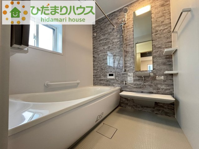 熊谷市石原　第4期　分譲一戸建て　ワイウッドコート　07の浴室|清潔感のある広々浴室はゆったり浸かれて日頃の忙しさから解放してくれます(*^-^*)