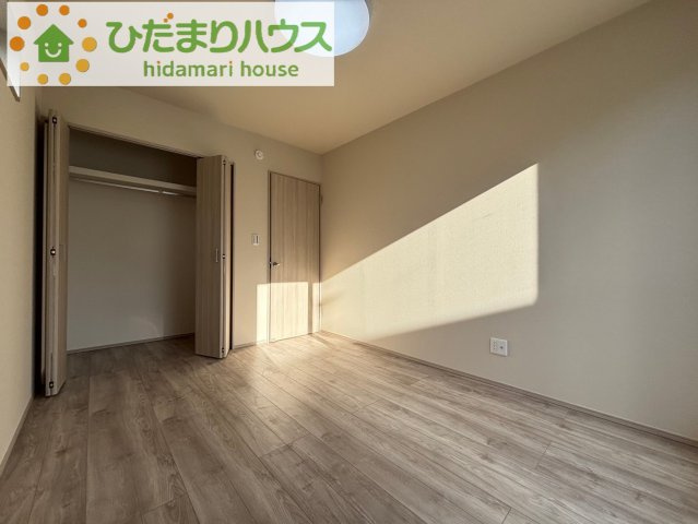 熊谷市石原　第4期　分譲一戸建て　ワイウッドコート　07の内装|机にベットを置けば子供部屋の完成です！				
