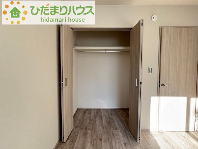 熊谷市石原　第4期　分譲一戸建て　ワイウッドコート　07の収納|お子様のお洋服もスッキリ収納できちゃいます( *´艸｀)
