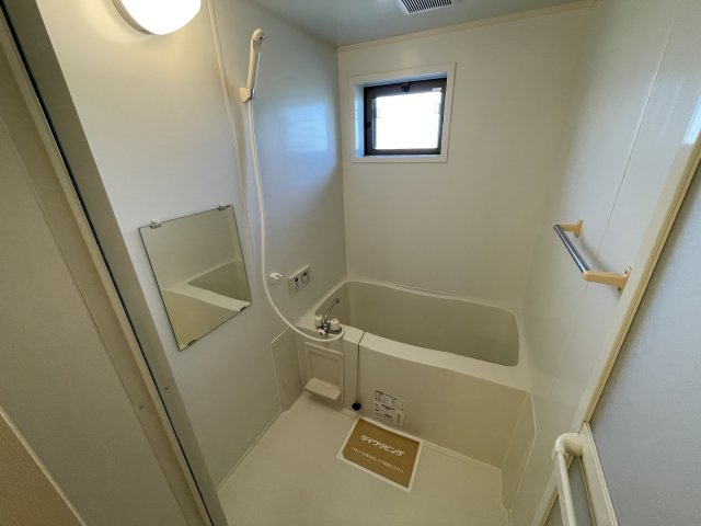 パークハイム柊山の浴室|別部屋同一間取りのお写真となります。