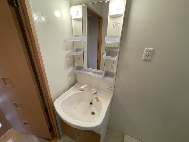 パークハイム柊山の洗面所|別部屋同一間取りのお写真となります。