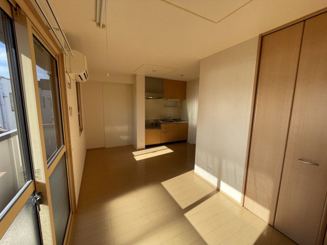 パークハイム柊山の居間・リビング|別部屋同一間取りのお写真となります。