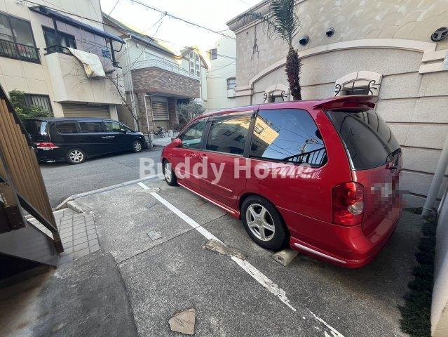 マリポサの駐車場