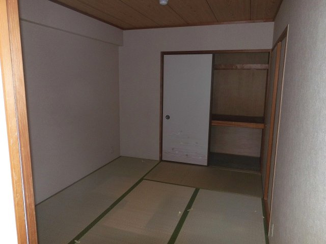 ユタカ第二ビルの和室