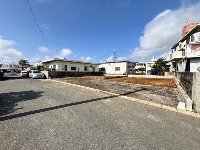 ハートフルタウン読谷村古堅　2号棟の前面道路含む現地写真|2025/1/24 現地写真