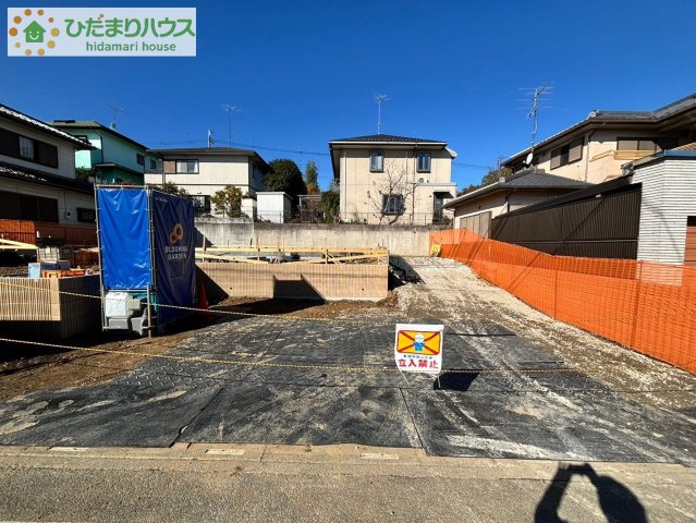 熊谷市船木台５丁目　新築一戸建て　ブルーミングガーデン　　01の駐車場