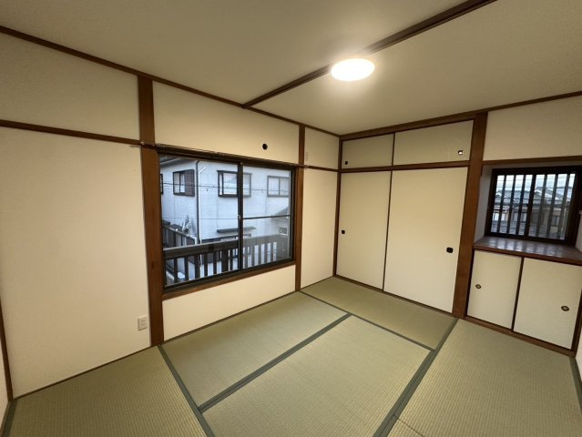 【和室】 | 小野　中古戸建 | 収納豊富な2階和室約6帖です♪
