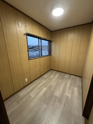 【洋室】 | 小野　中古戸建 | 書斎約3帖　在宅ワークや趣味のスペースとして◎