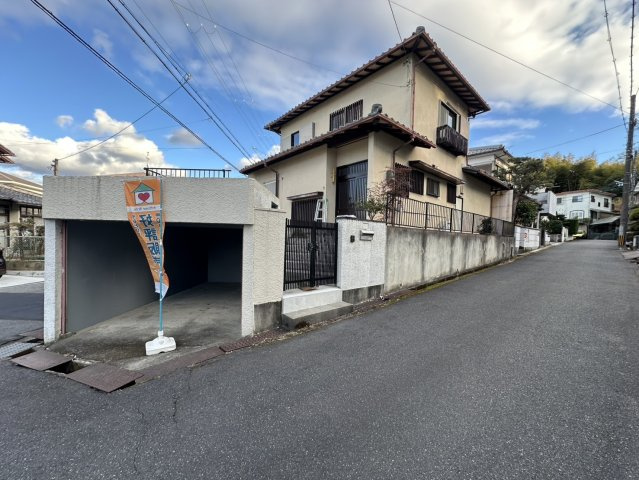 【外観】 | 小野　中古戸建 | 閑静な住宅地で穏やかな新生活が可能です♪駐車1台可能です♪