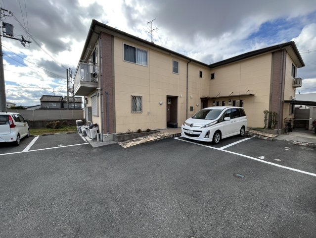 プラシードⅡの駐車場