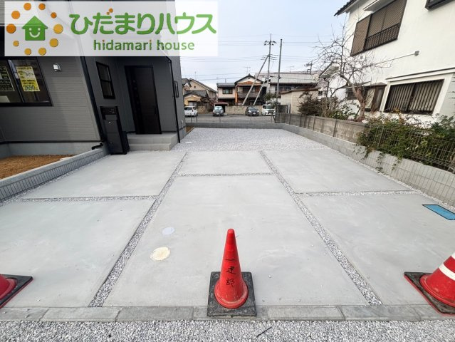 熊谷市石原2丁目　第2　新築一戸建て　リーブルガーデン　02の駐車場