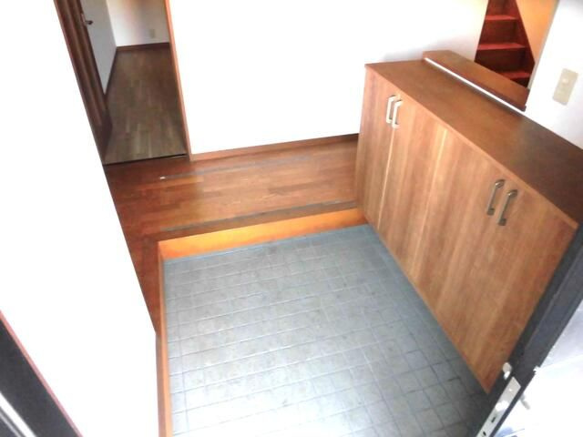 佐野テナントの玄関