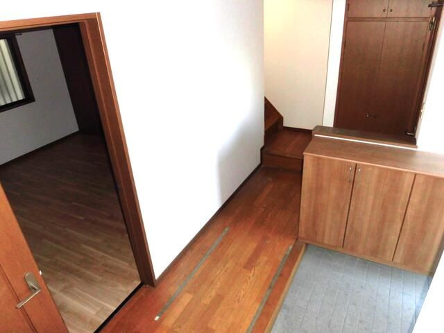 佐野テナントの玄関