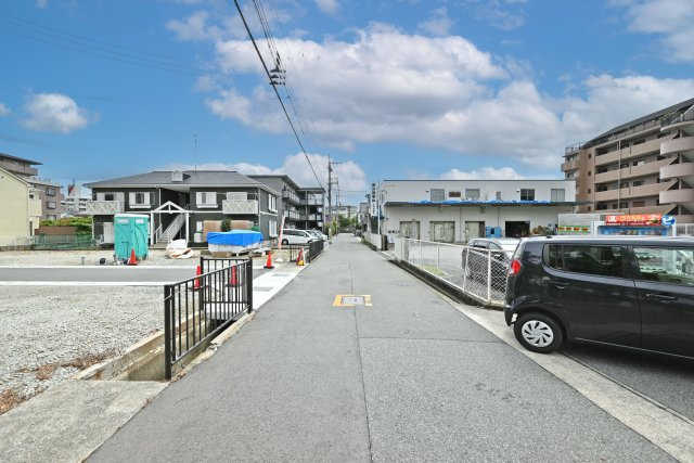 ハッピータウン伊丹瑞穂町6丁目新築一戸建ての前面道路含む現地写真|2025年9月撮影