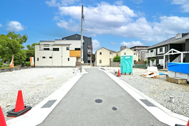 ハッピータウン伊丹瑞穂町6丁目新築一戸建ての前面道路含む現地写真|2025年9月撮影