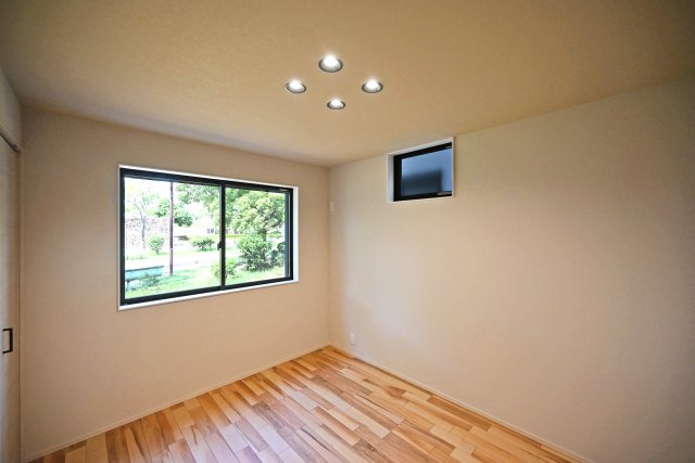 ハッピータウン伊丹瑞穂町6丁目新築一戸建ての子供部屋|-洋室5.6帖(1F)-