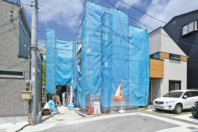 ハッピータウン伊丹瑞穂町6丁目新築一戸建ての外観|阪神・北摂で30年以上モダン建築を追求し続けたハッピータウンシリーズ、「瑞穂町6丁目」に新規分譲開始致します。皆様からのご連絡を心よりお待ちしております。