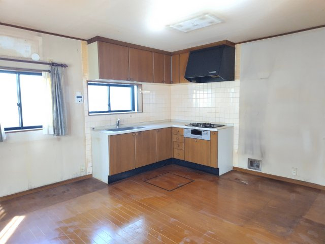 南東道路×全室6帖以上・収納豊富な間取りのキッチン