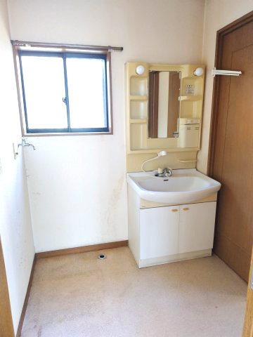 『北鴻巣駅』東口9分の4LDKの2階建。コンビニまで１分の洗面所