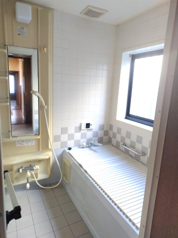『北鴻巣駅』東口9分の4LDKの2階建。コンビニまで１分の浴室