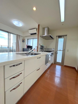 【キッチン】 | グランオーパスC棟 | お子様の様子なども良く見えるキッチンです！