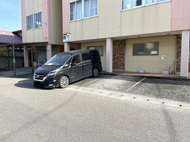 サニースクエアの駐車場