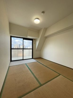 シャルム六ツ門|6帖の和室です！