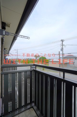 ミカハウスⅡ【10，000円キャッシュバック対象物件】のバルコニー|バルコニーからの眺めを楽しみながら食事をしませんか