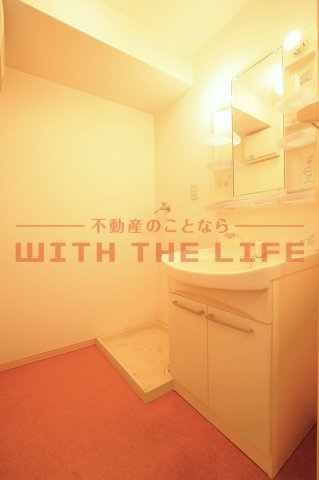 ミカハウスⅡ【10，000円キャッシュバック対象物件】の洗面所|忙しい朝には欠かせない洗面所です