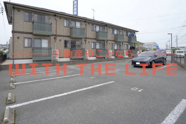 ミカハウスⅡ【10，000円キャッシュバック対象物件】の駐車場|駐車場完備です