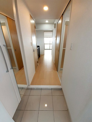 【玄関】 | ゼファーひまわり