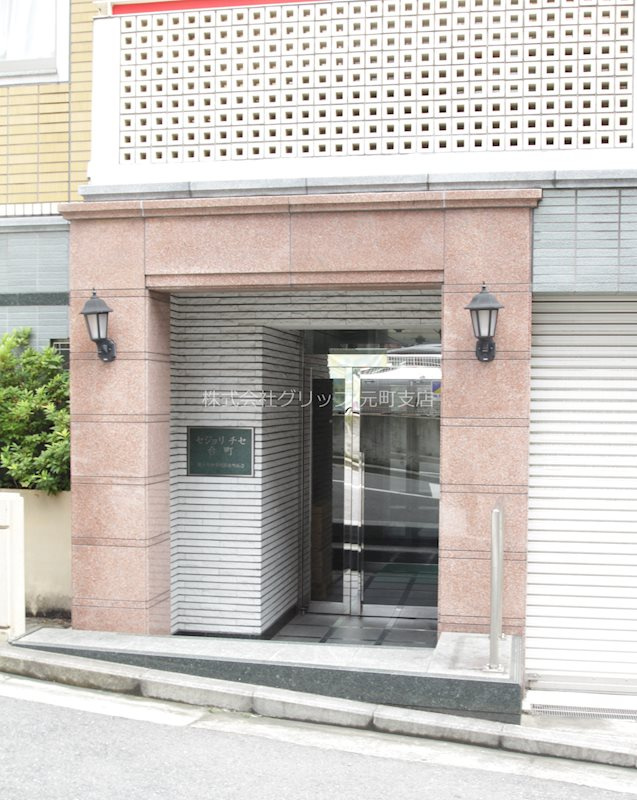 セジョリチセ台町のエントランス