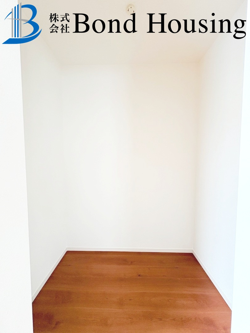 お車並列2台駐車可・収納豊富・大久保町高丘全２棟2号棟の収納