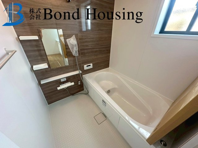 お車並列2台駐車可・収納豊富・大久保町高丘全２棟１号棟の浴室