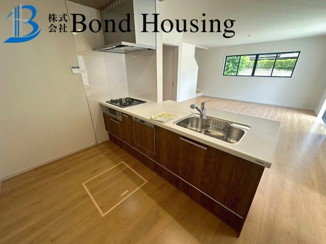 お車並列2台駐車可・収納豊富・大久保町高丘全２棟１号棟のキッチン