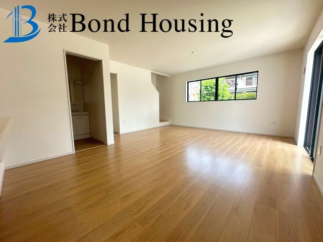 お車並列2台駐車可・収納豊富・大久保町高丘全２棟１号棟の洋室