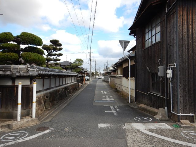 吉岡　売地の前面道路含む現地写真