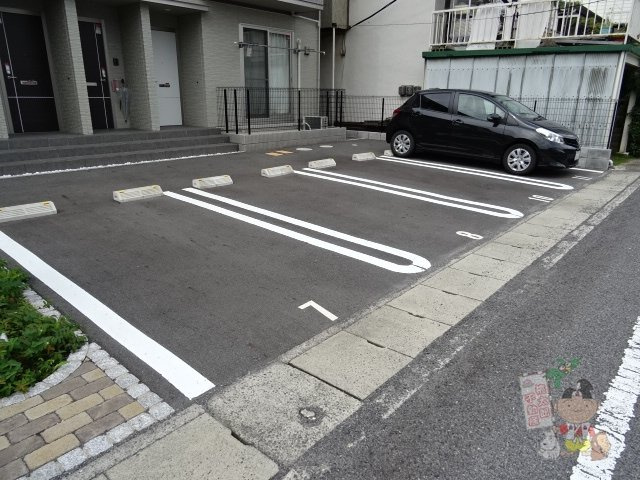 エルヴィリア野田の駐車場