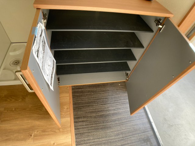 セントポリア衣摺の玄関