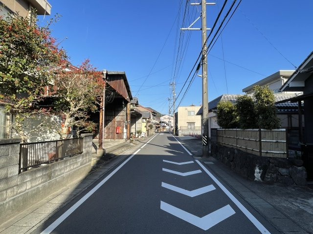 【前面道路含む現地写真】の画像