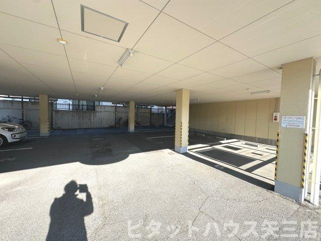 徳島市北佐古一番町の賃貸マンションの駐車場|駐車場完備です