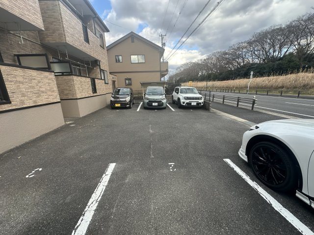 カロン神ノ木の駐車場