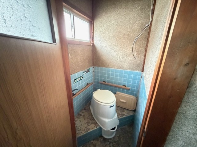 戸建　加西市鎮岩町のトイレ