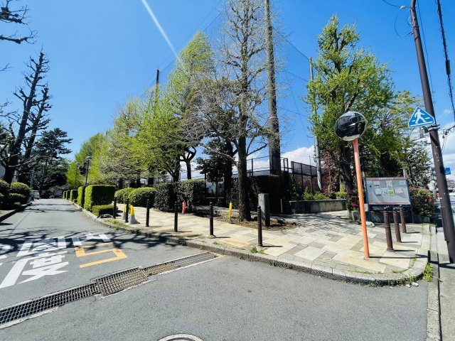 哲学堂リリエンハイムの周辺