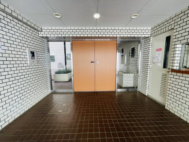 哲学堂リリエンハイムのエントランス