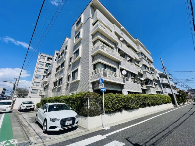 哲学堂リリエンハイムの外観