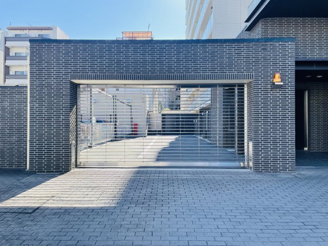 ザ・パークハウス文京区江戸川橋の駐車場|駐車場入り口