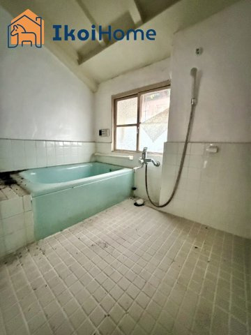 神戸市西区押部谷町木幡　中古戸建の浴室|こじんまりしたコンパクトなお風呂です。